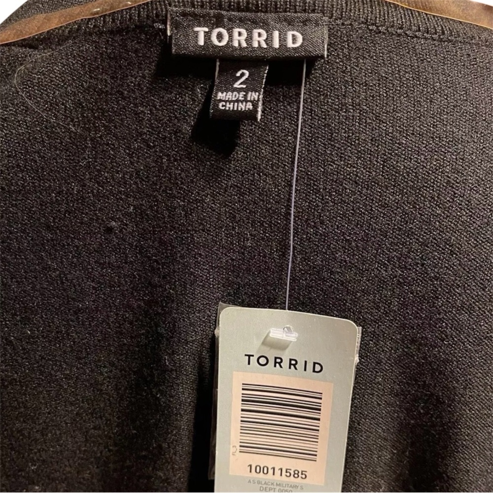 TORRID: Black Waist Length Cropped Cardigan With Brass Colored Buttons - 2X NWT - Picture 6 of 11